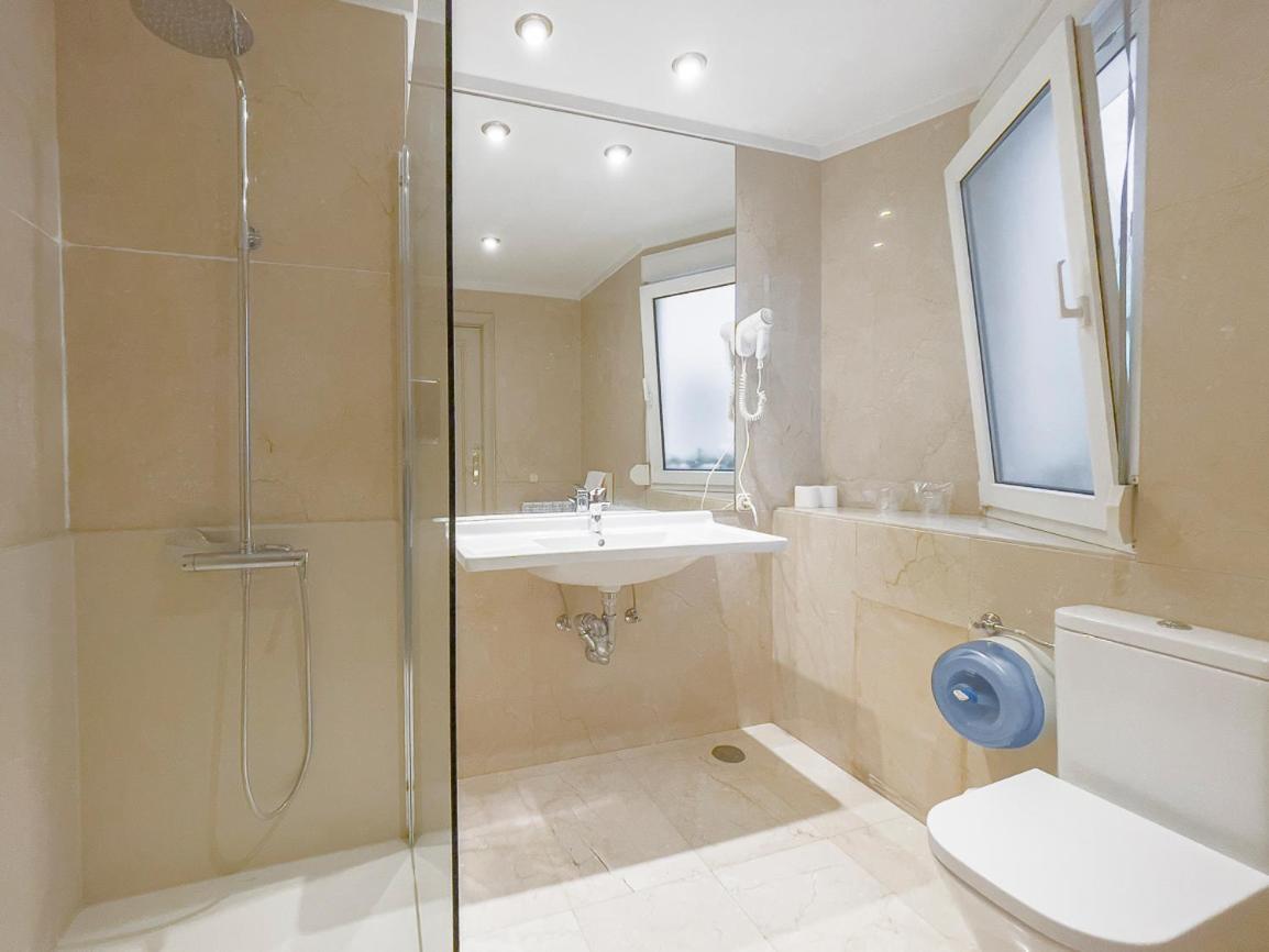 Hostal Rodas Пампона Екстериор снимка